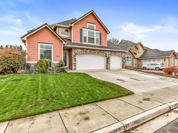 1982 Jeremy St, Central Pt, OR 97502