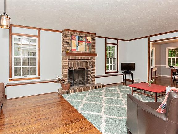 2nd image of 21126 Fairmount Blvd