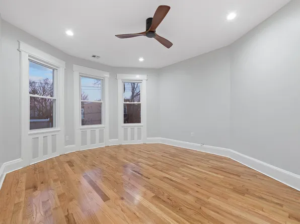 133 Sherman Place image 2 of 13