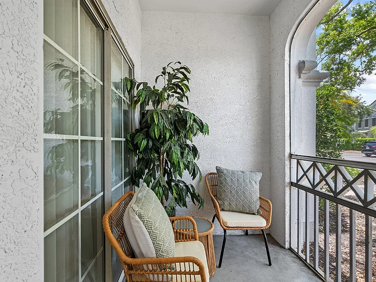 Henley Tampa Palms — Photo 9