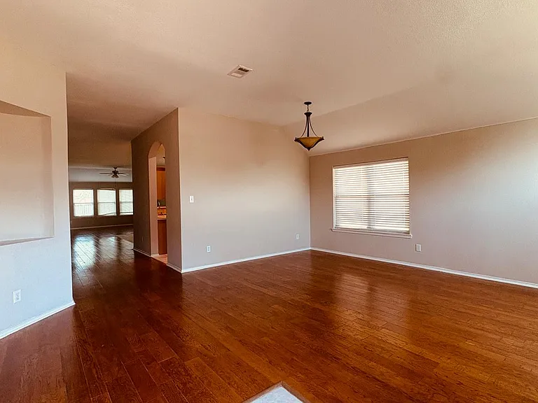 5970 Dustin Trl — Photo 4