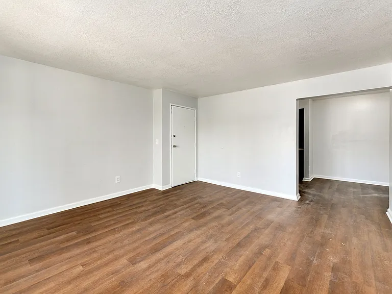 Legend Oaks Gated Community — Photo 36