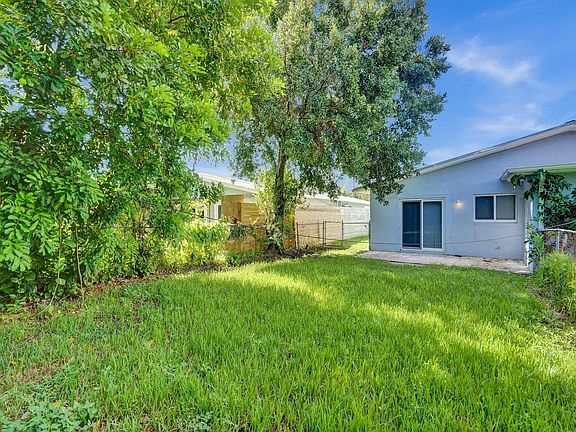 5th image of 823 SW 13th Street