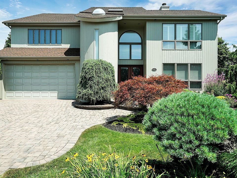 1st image of 27 Daffodil Dr