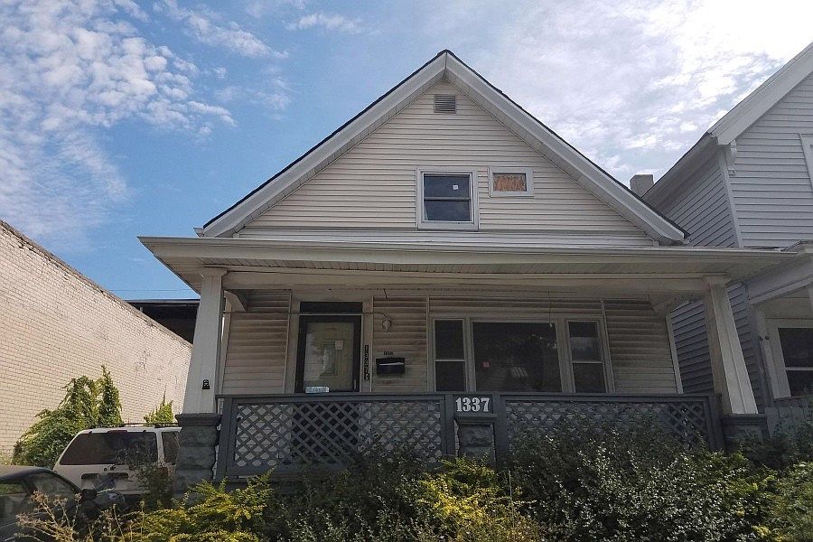 1st image of 1337 W Windlake Ave