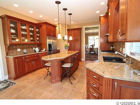 5th image of 39 Amber Hill Dr