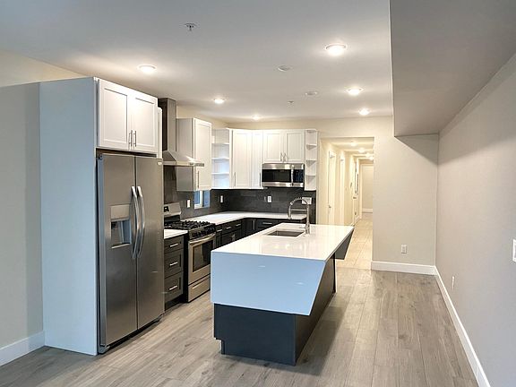 2nd image of 1413 N Front St Floor 3