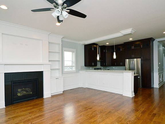3rd image of 2309 W Foster Ave #3