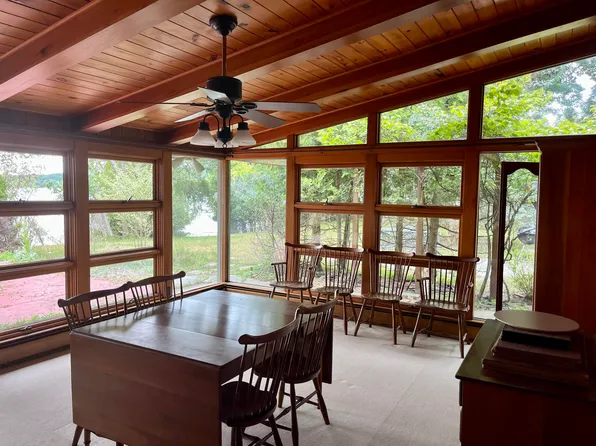 2039 2nd St, Onekama, MI 49675