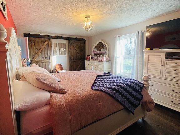 4th image of 321 Goodridge Rd