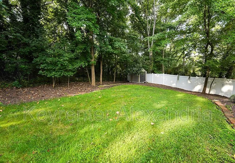 5901 Beech Tree Dr — Photo 38