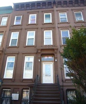 3rd image of 468 Willoughby Ave