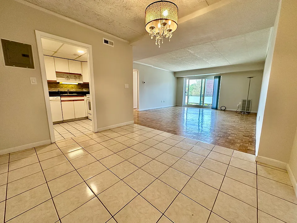 44 Broadlawn Park