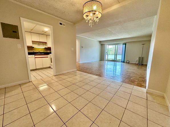 44 Broadlawn Park