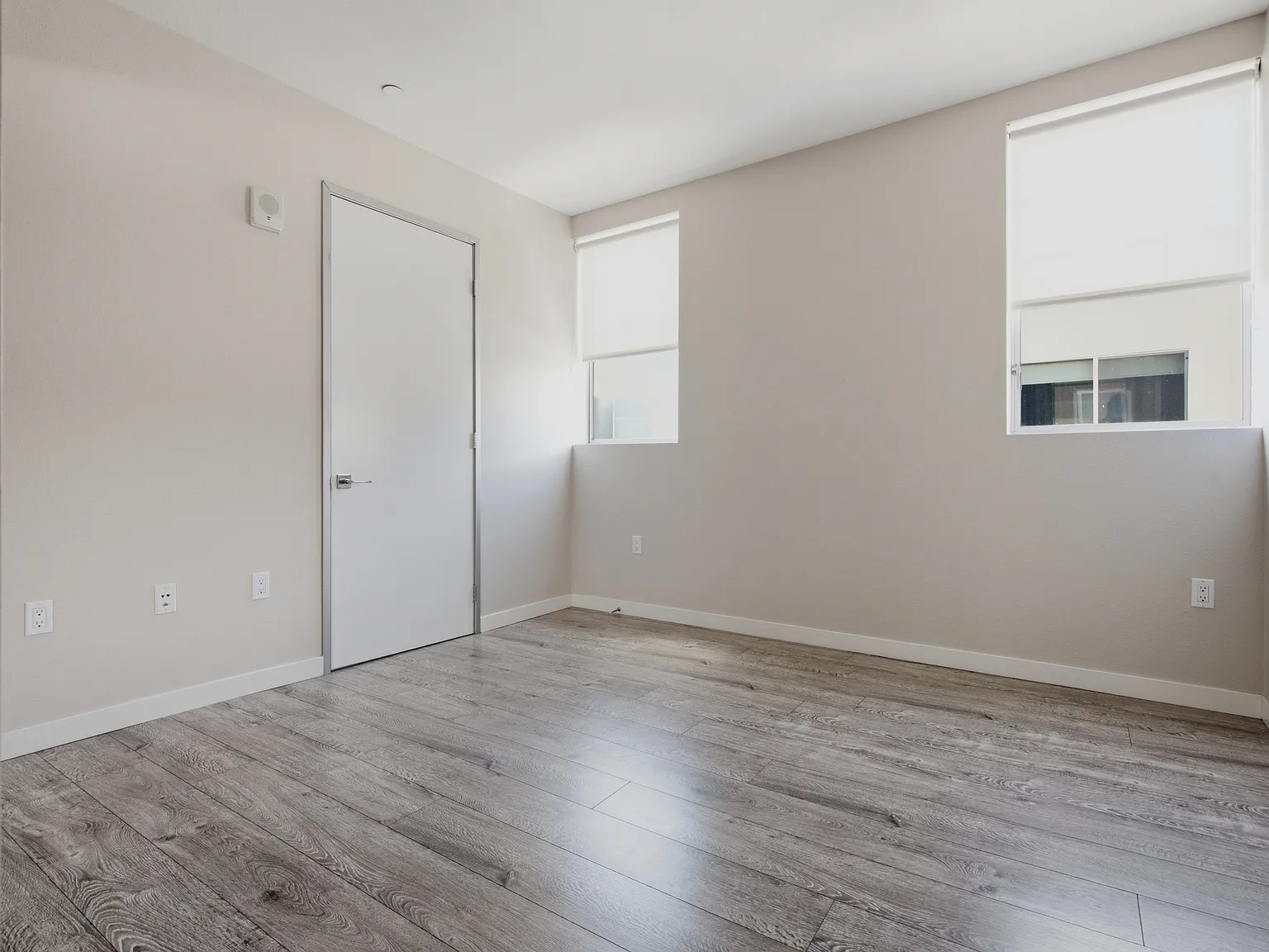 2 bed, 1086 sqft, $4,750 — Photo 4