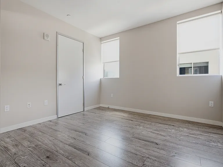 16300 Ventura Blvd #322 — Photo 4