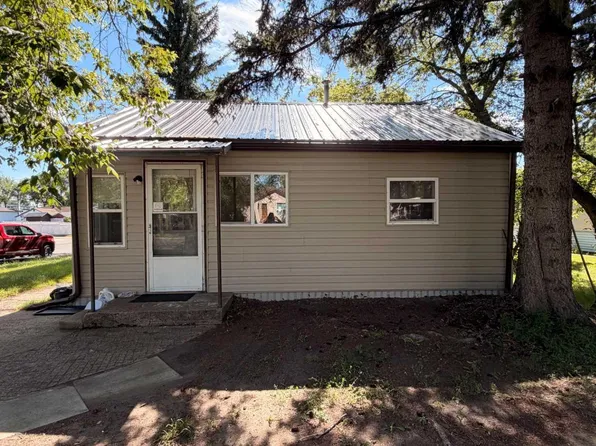 737 6th Ave, Wainwright, AB T9W 1C2