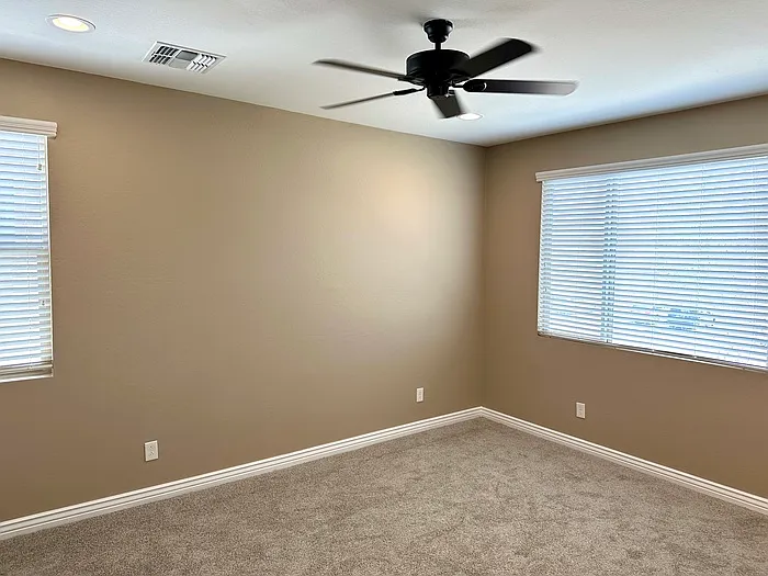 2930 E Sunland Ave — Photo 18