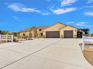 8140 Heartland Cir, Oak Hills, CA 92344