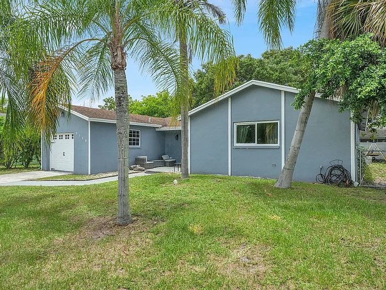 9599 SW 13th Pl — Photo 1