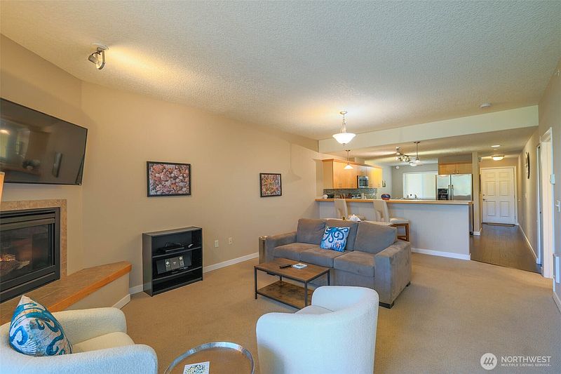 3rd image of 262 Oyhut Bay Boulevard SW #305