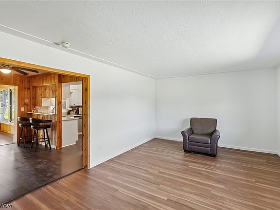 5th image of 12034 Root Rd
