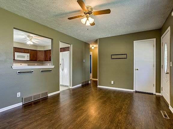 4th image of 14817 Josephine St