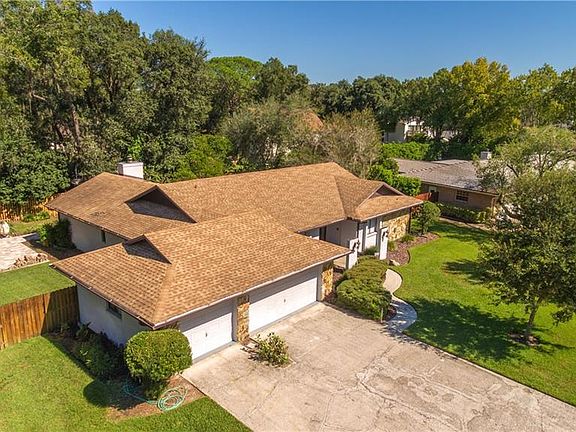 3rd image of 1214 N Riverhills Dr