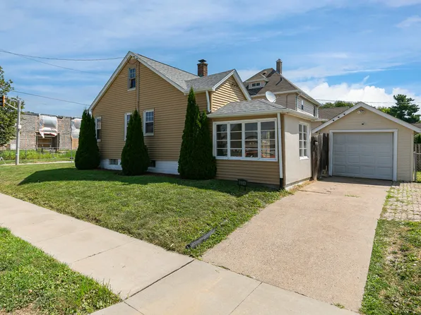 1004 16th Ave, Moline, IL 61265