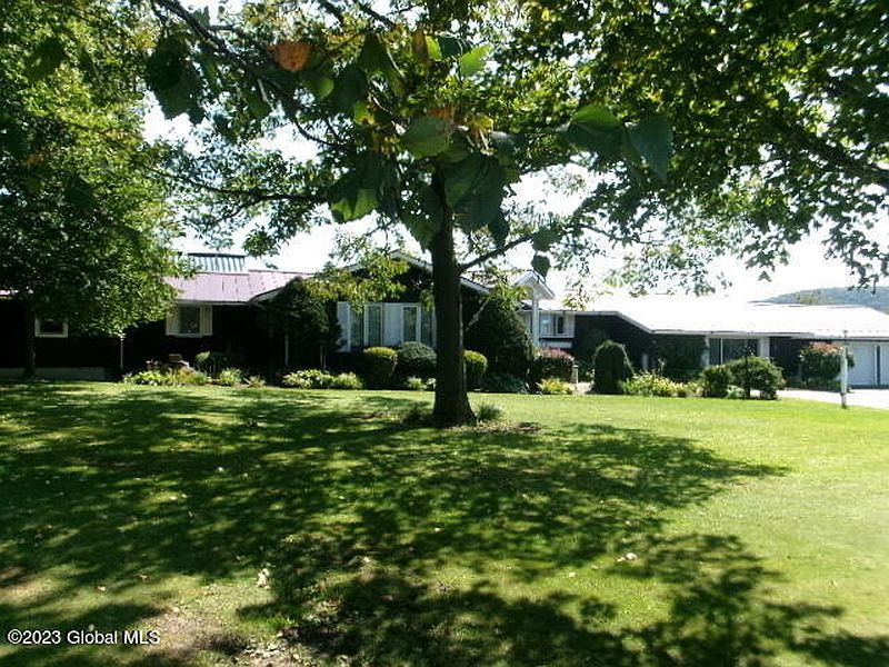 2nd image of 212 Philip Schuyler Road