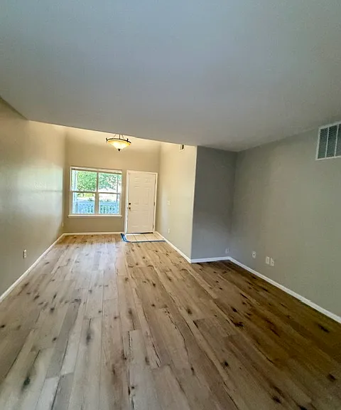 721 Waterglen Dr #D113 — Photo 2