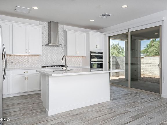 4th image of 1726 E Stella Ln