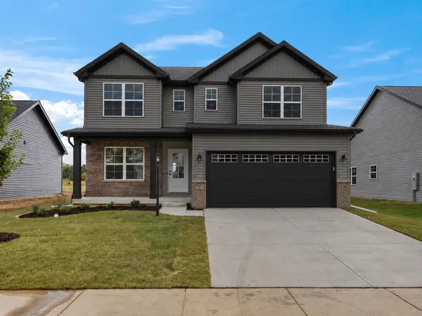 24 Meadow Dr, Monticello, IL 61856