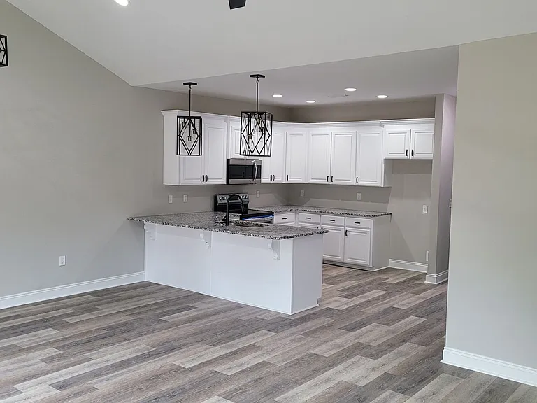 109 Jennie Dr — Photo 21