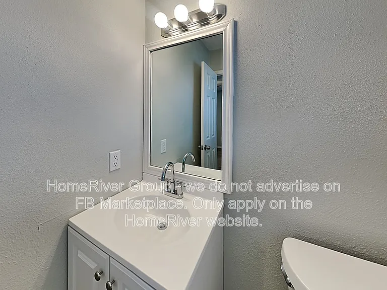 911 Hickory Hill Dr — Photo 10