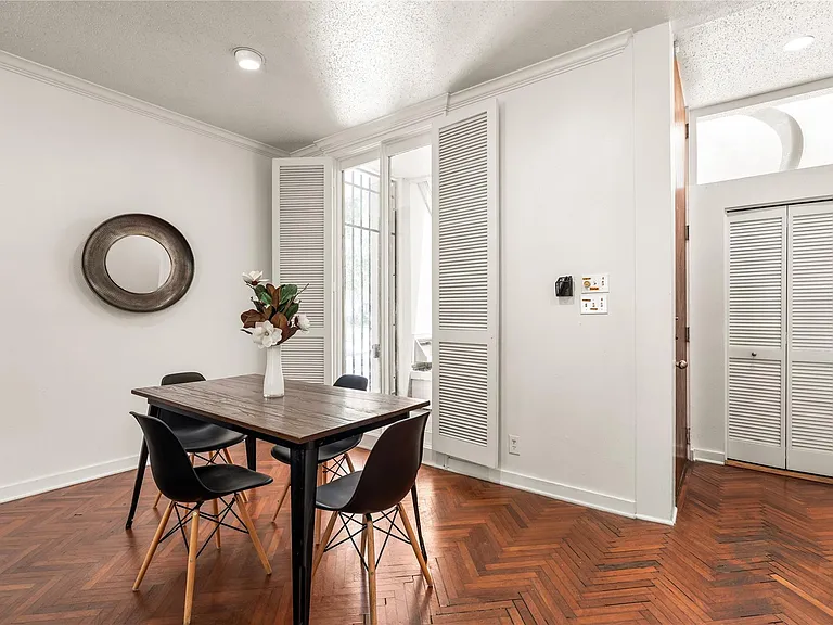 3318 Mount Vernon St — Photo 3