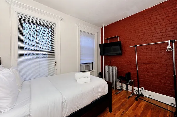 Rented by Eisenberg Exclusives | media 41