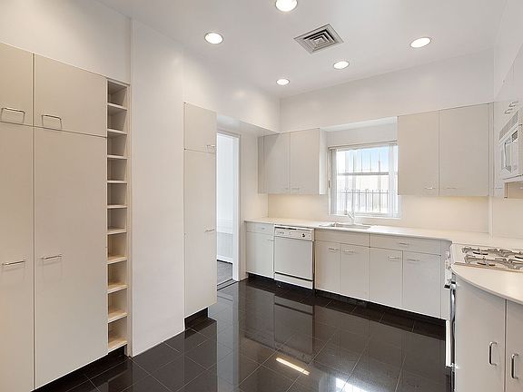 5th image of 1000 Park Ave #Pha