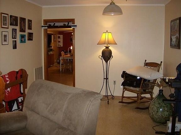 4th image of 944 Homestead Ave