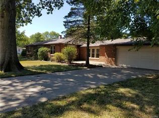1031 18th St, Carlyle, IL 62231