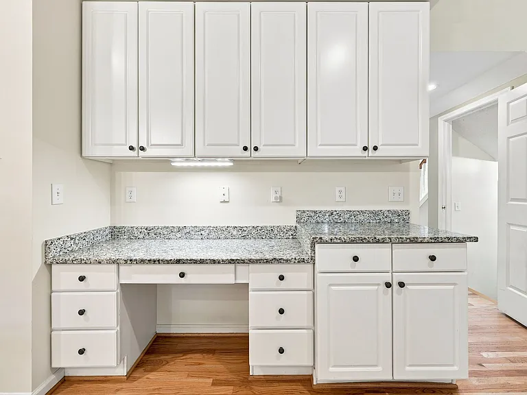 115 Lonebrook Dr — Photo 16