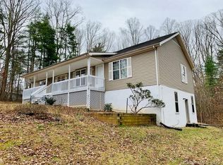 20 Cozy Corner Ln, Candler, NC 28715