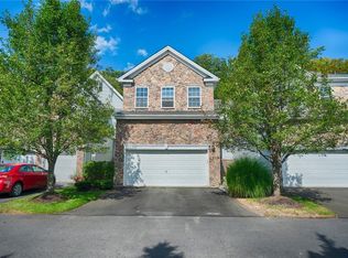 219 Woodlands Dr, Tuxedo Park, NY 10987