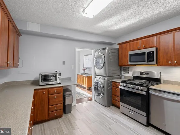 3701 S George Mason Dr Unit 2515N, Falls Church, VA 22041