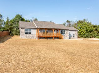975 Mossy Grove Ln, Maryville, TN 37801