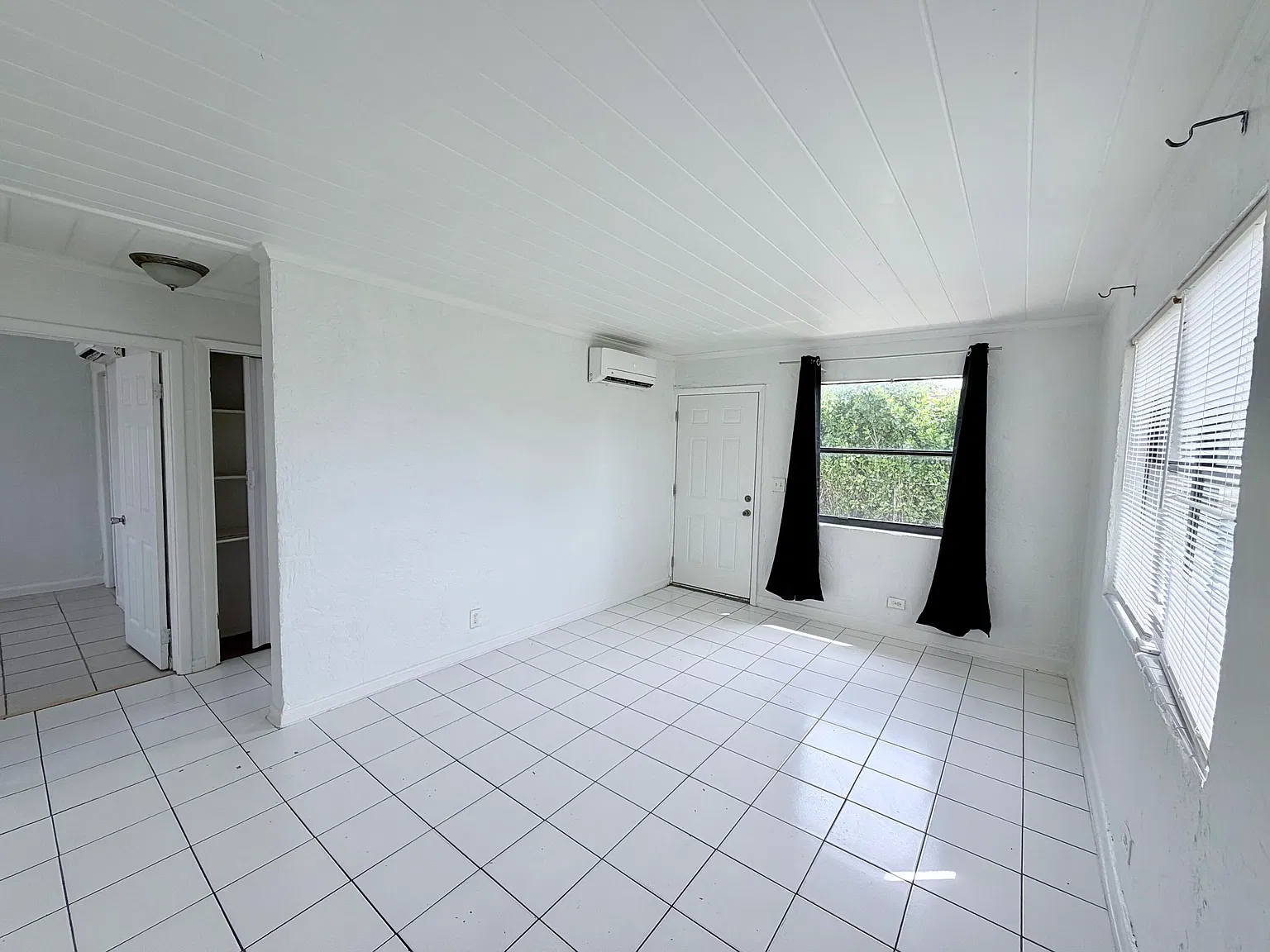 2 bed, 1.0 bath, 612 sqft, $1,700 — Photo 2