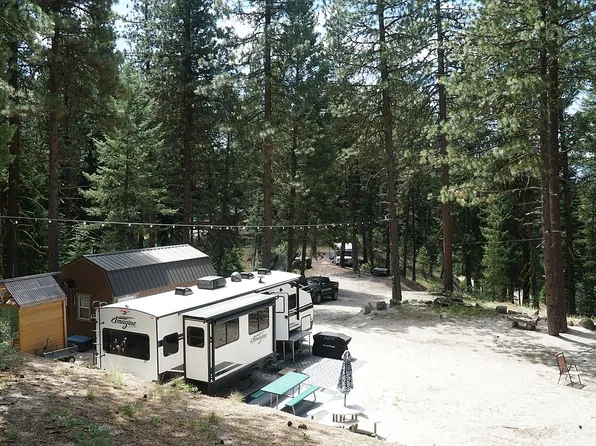 6 Sunrise Pl, Cascade, ID 83611