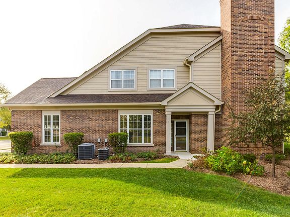 3rd image of 451 Saddlebrook Ln