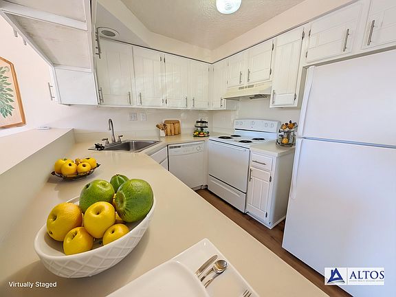 3rd image of 5638 S Fox Cir APT 102