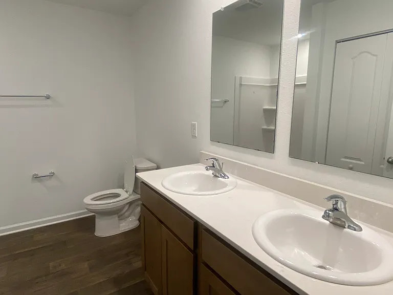 4270 Quaking St — Photo 24